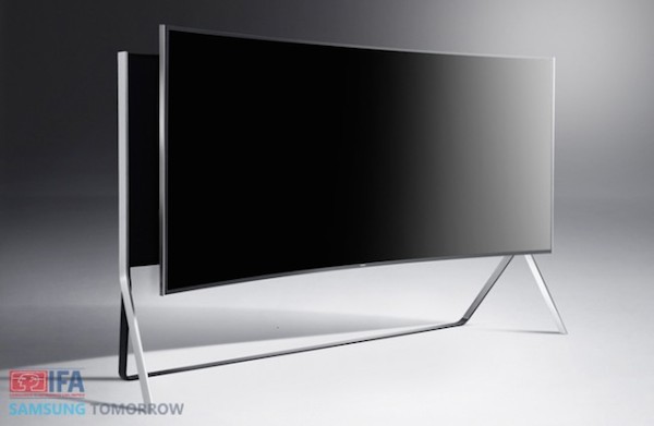 Samsung Bendable UHD TV105 inch 02 651x424 - Samsung presenta la TV con curvatura regolabile