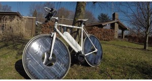 solarwheels 07 04 2015 300x160 - Solar Bike: bicicletta elettrica con pannelli solari nelle ruote