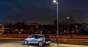 bmw evi 19 06 15 300x160 - BMW Light & Charge: lampioni LED per ricaricare le auto