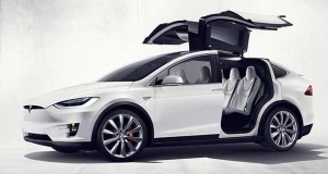 modelx1 30 09 15 300x160 - Tesla Model X: SUV 100% elettrico e super tecnologico